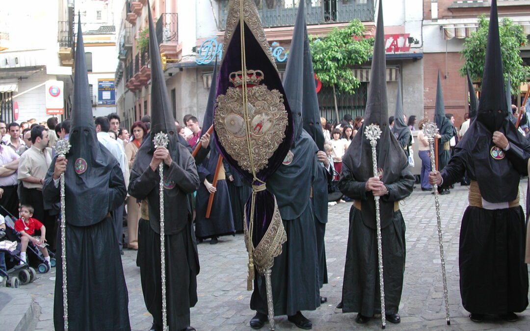 Reparto de papeletas de sitio: del 27 de marzo al 1 de abril. Tu papeleta a cambio de un kilo de comida ¡Colabora!