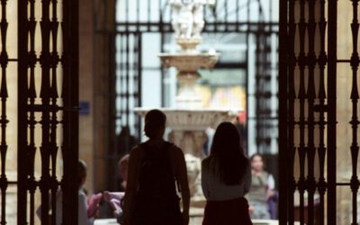 La Hermandad y Cáritas conceden becas de 200 a 750 euros para estudiantes sin recursos