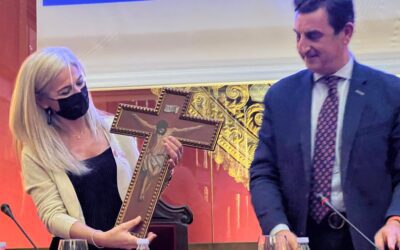 La consejera de Cultura visita la hermandad y la Capilla