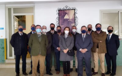 Las Hermandades del Martes Santo ayudarán al colegio de las Hermanas de la Cruz