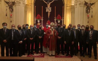 Monseñor Saiz Meneses visita la Hermandad de Los Estudiantes