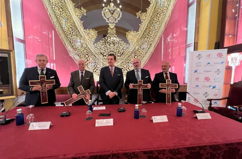 «Hoy en día hay una vinculación del costalero más con el capataz que con la cofradía»