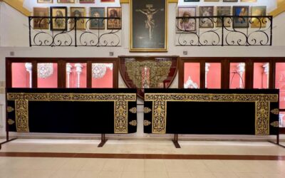 Expuestos en la casa de hermandad los faldones laterales del paso de Cristo